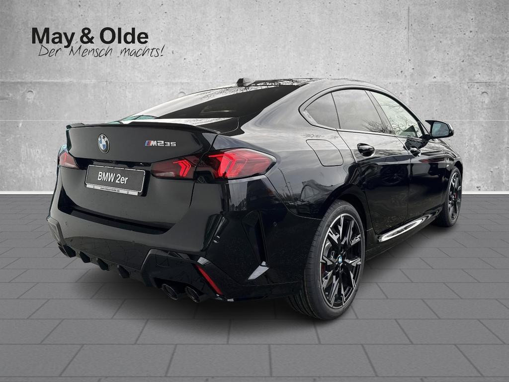 BMW M235