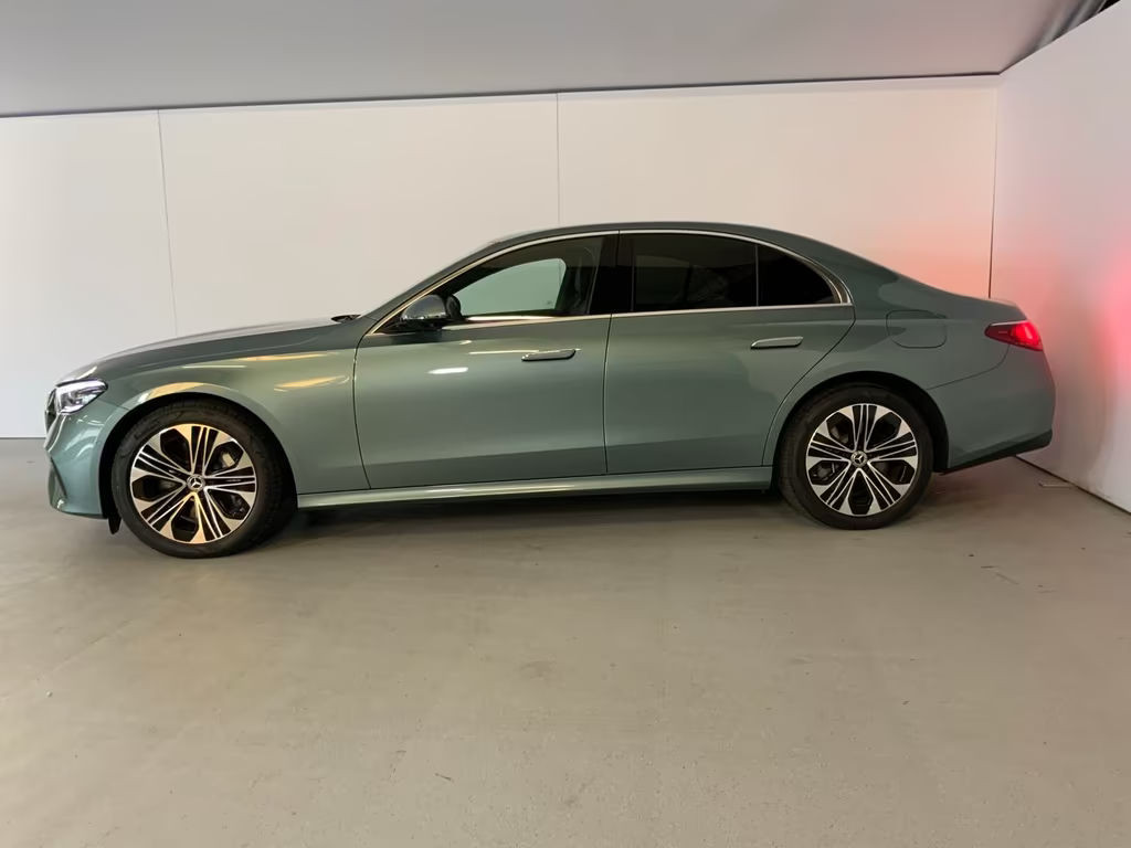 Mercedes-Benz E-Klasse E 300 AVANTGARDE E 300 e Sedan