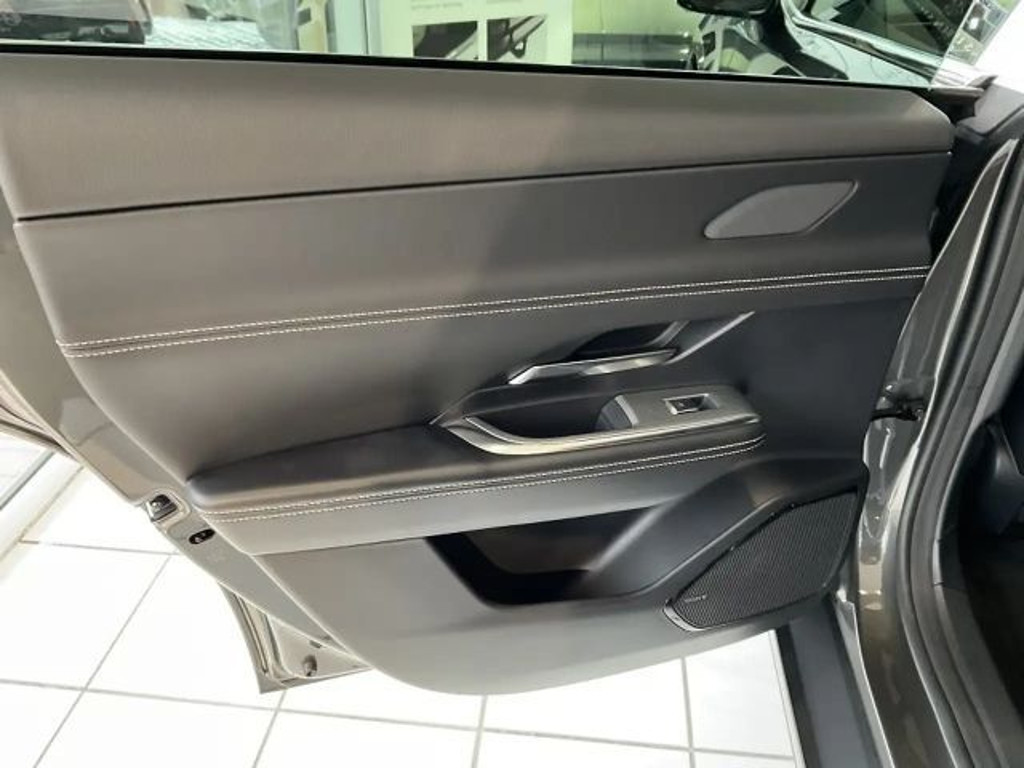 Mazda 6e