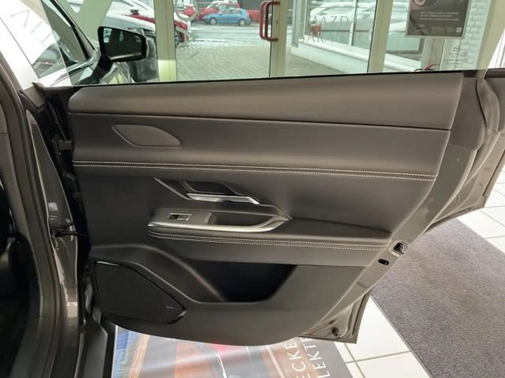 Mazda 6e