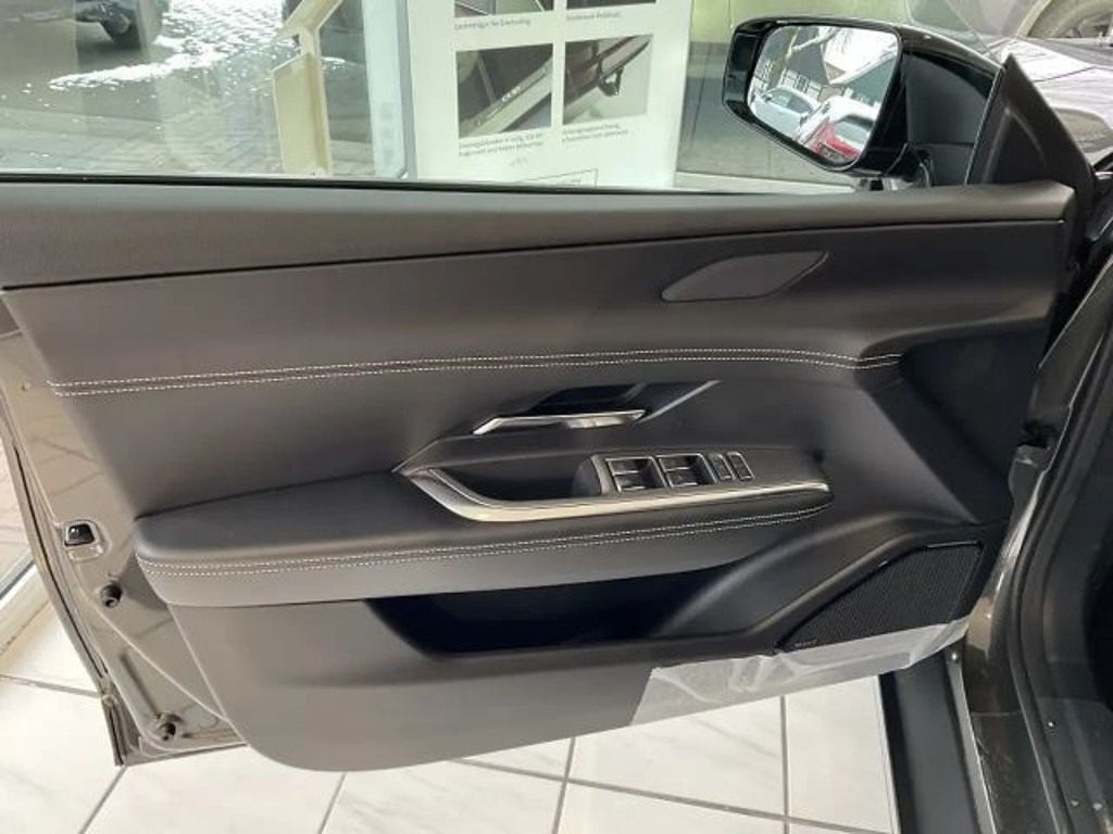 Mazda 6e