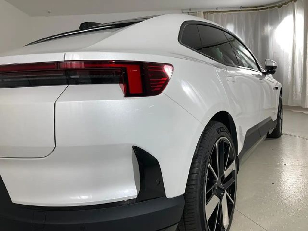 Polestar 4