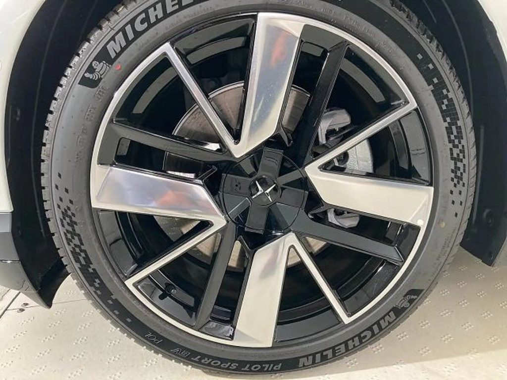 Polestar 4