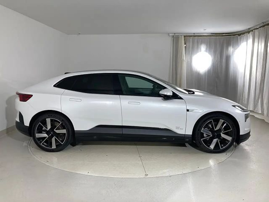 Polestar 4