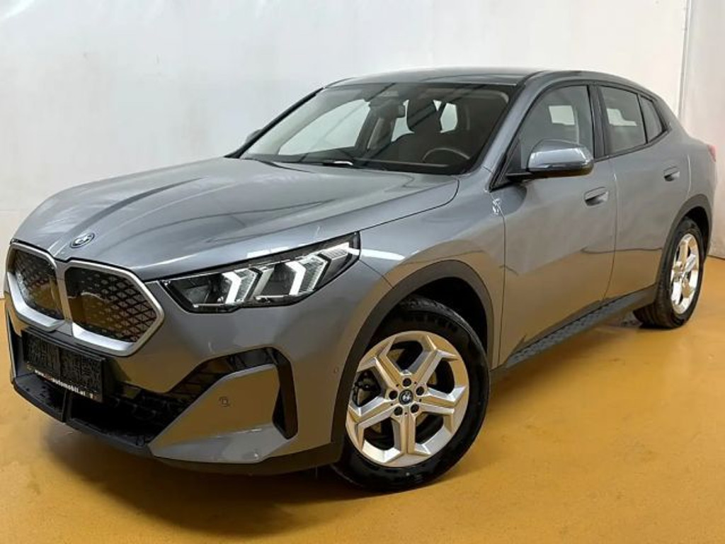 BMW iX2 xDrive30
