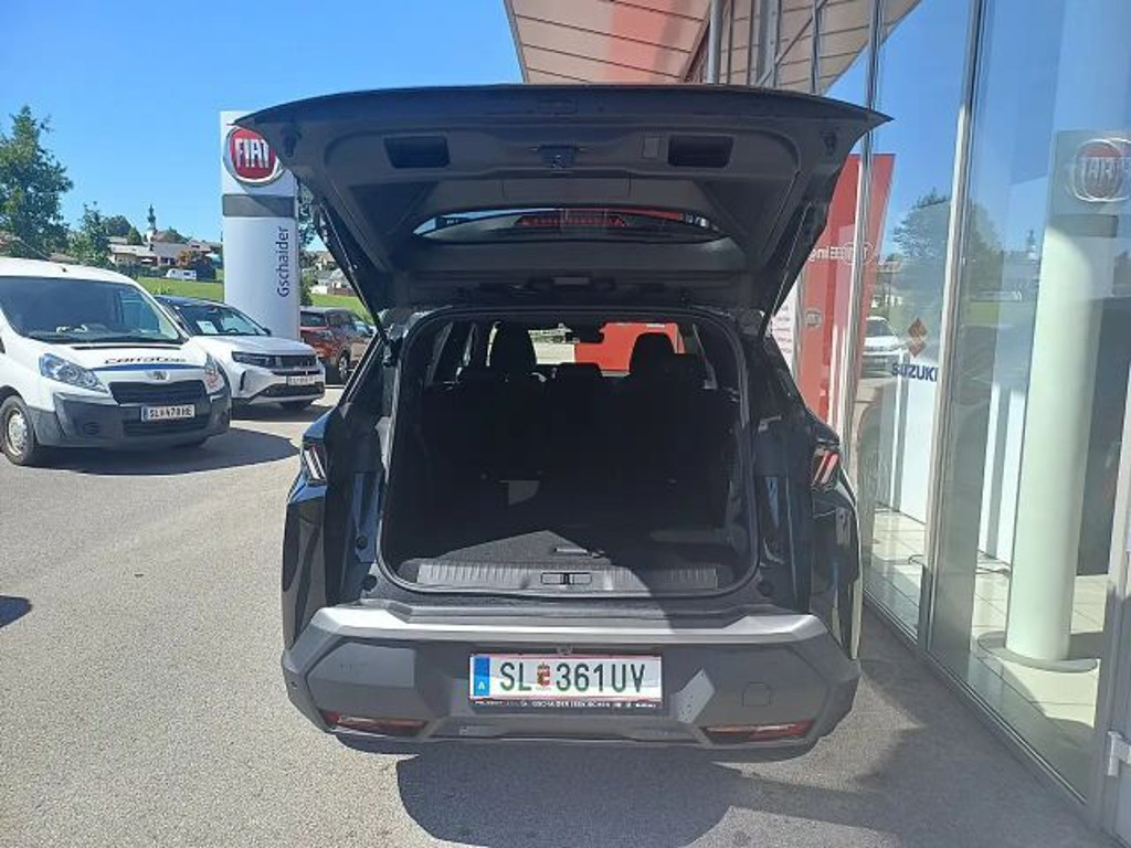Peugeot E-5008