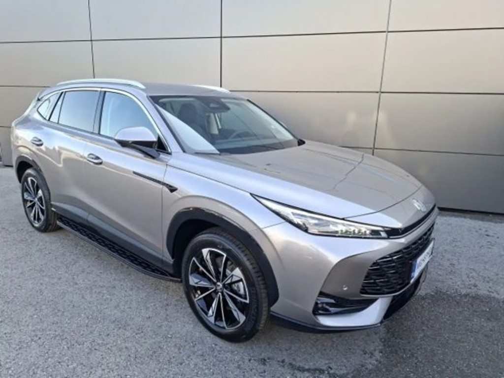 MG HS