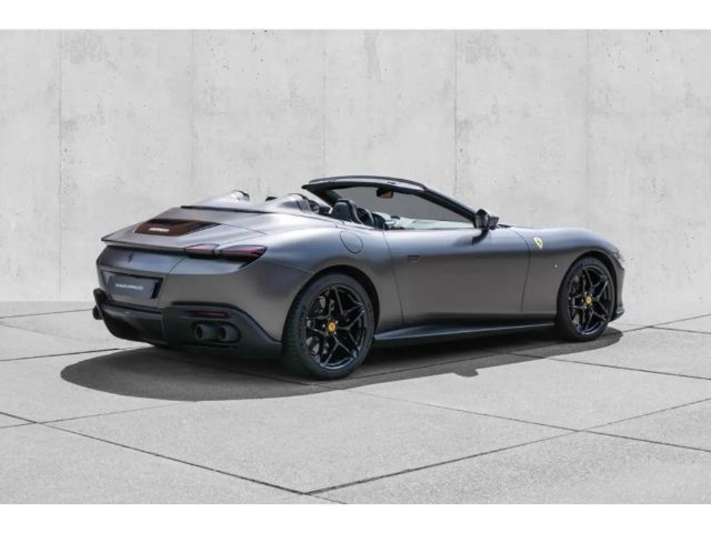 Ferrari Roma Spider