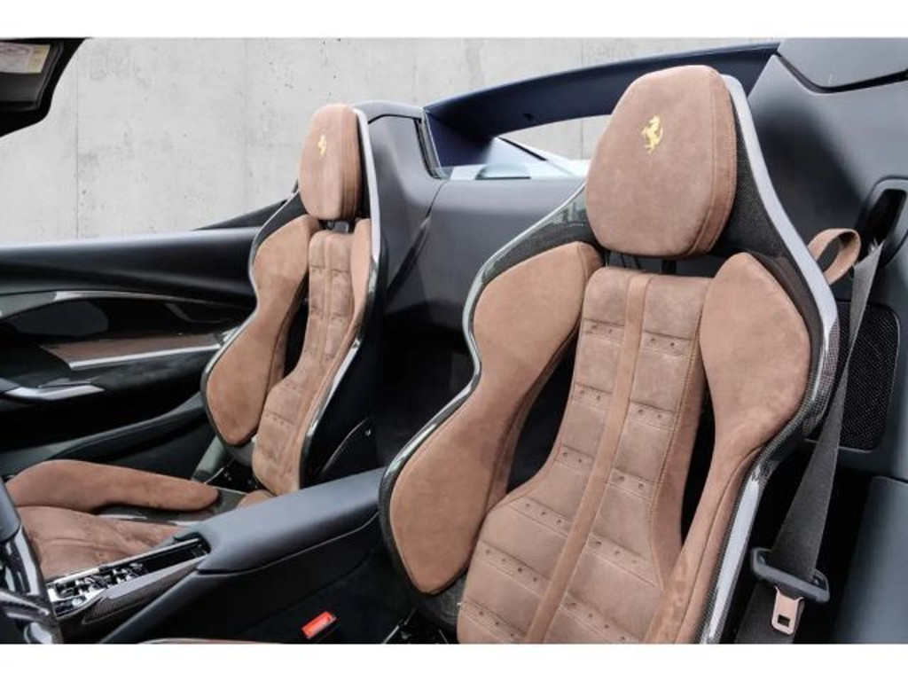 Ferrari 296