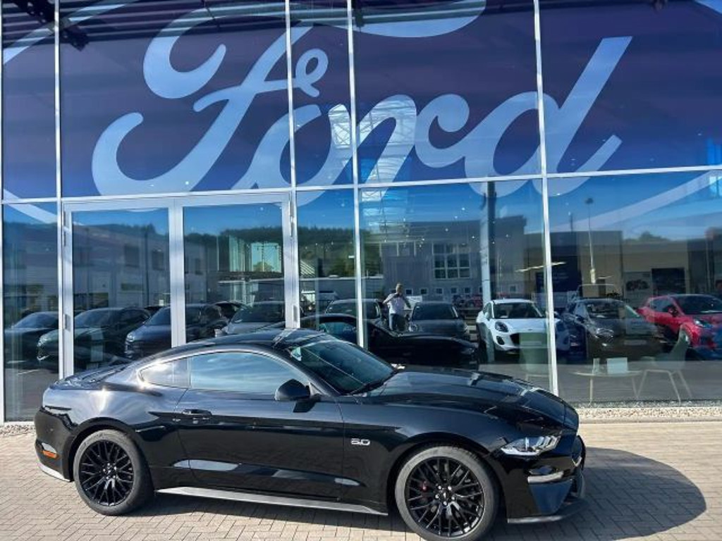 Ford Mustang Fastback GT 5.0 V8