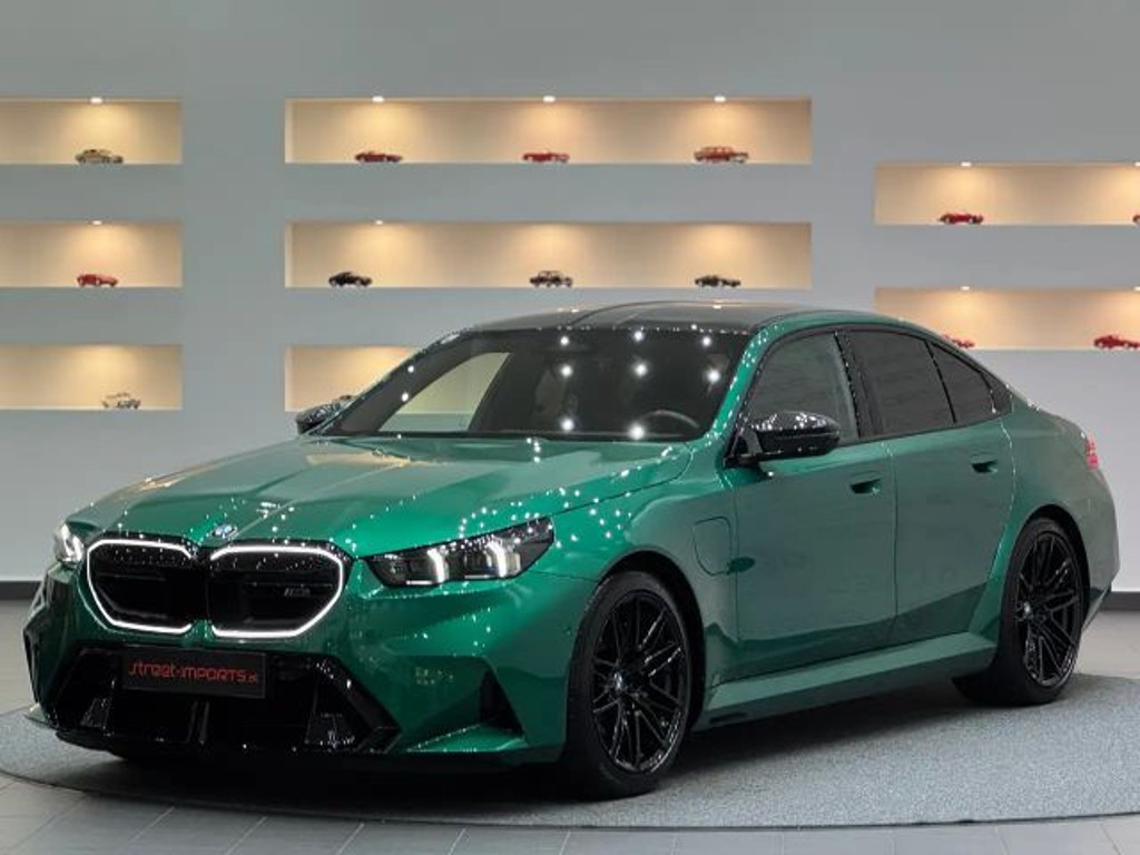 BMW M5 Sedan