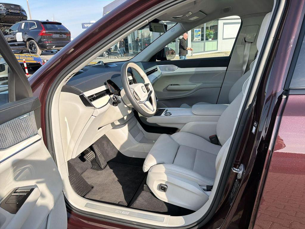 Volvo EX90