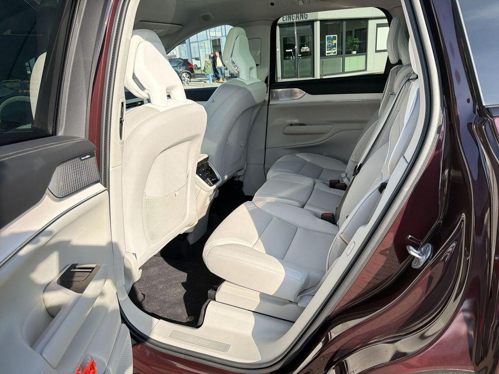 Volvo EX90