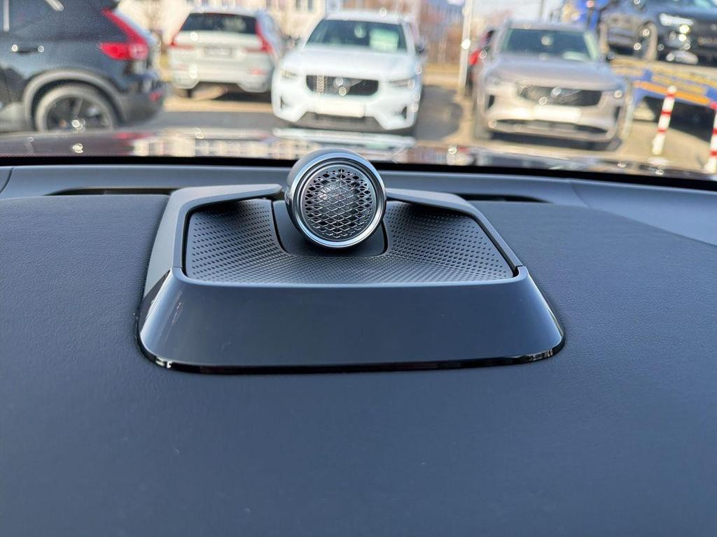Volvo EX90