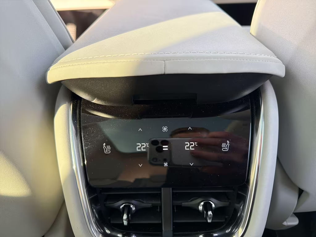 Volvo EX90