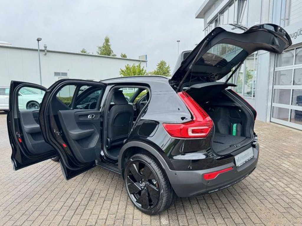 Volvo EX40