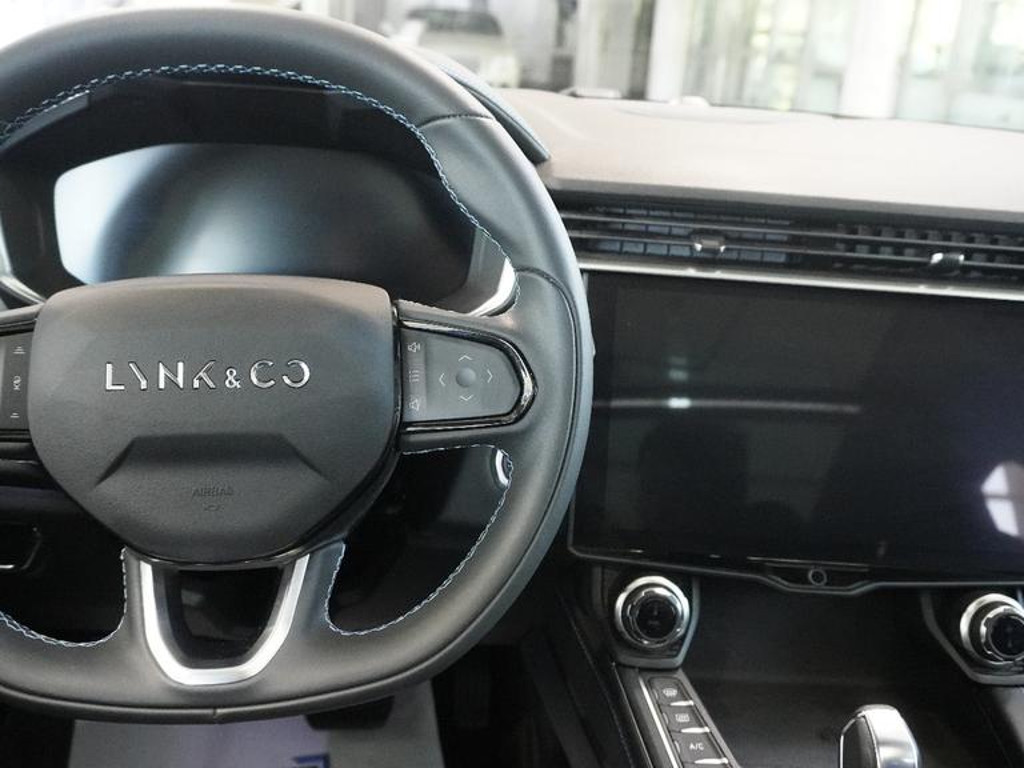 Lynk&Co 01