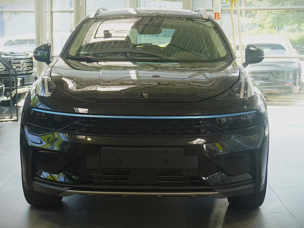 Lynk&Co 01