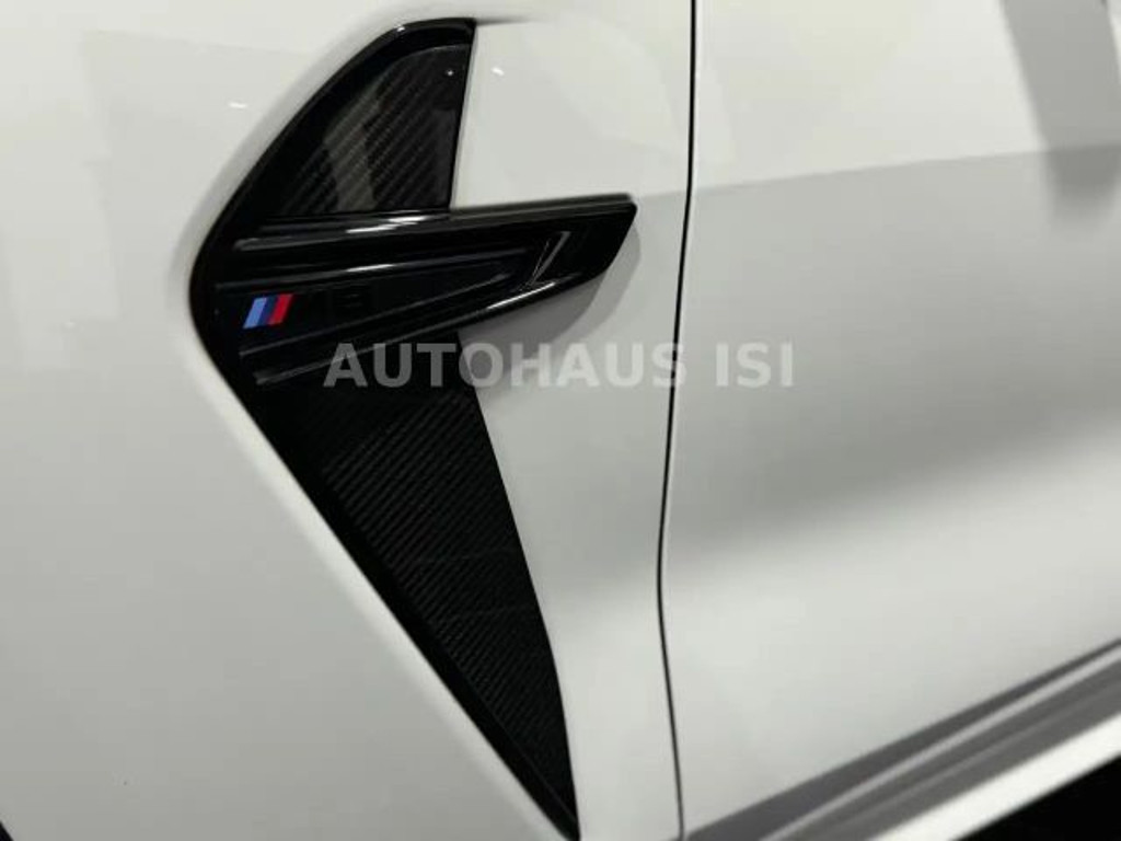 BMW M8