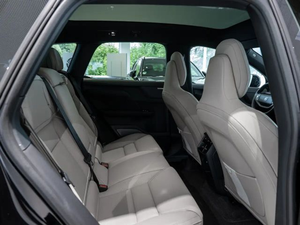 Volvo EX60