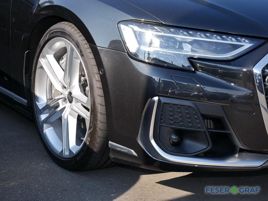 Audi S8