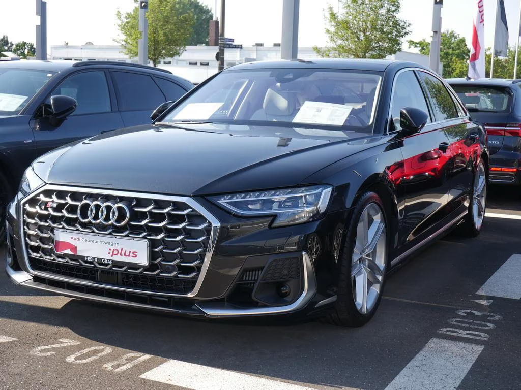 Audi S8