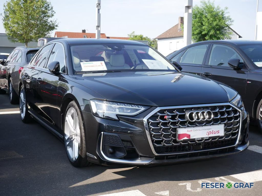 Audi S8
