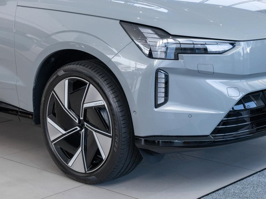 Volvo EX90