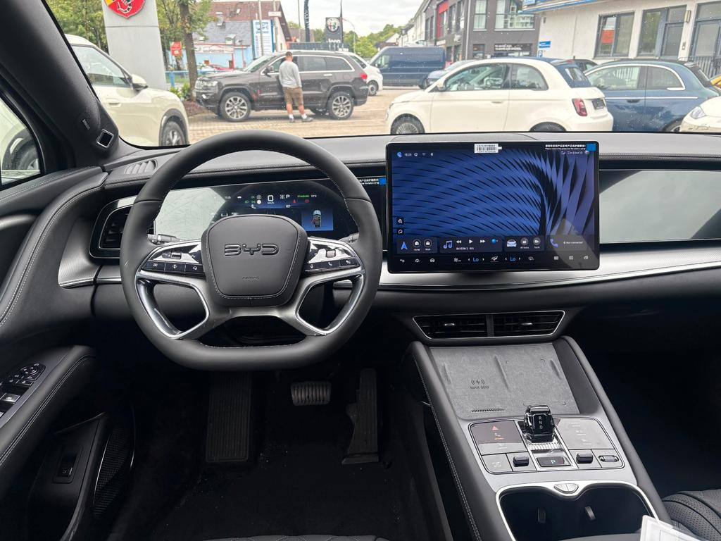 BYD Sealion 7