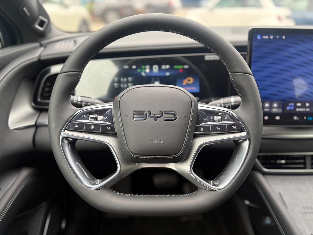 BYD Sealion 7