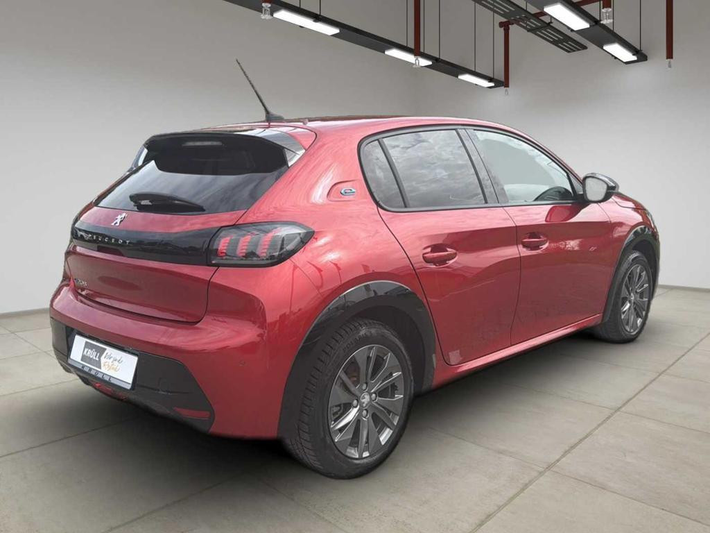 Peugeot e-208