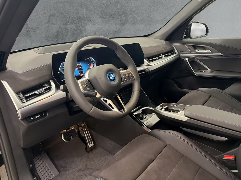 BMW iX1