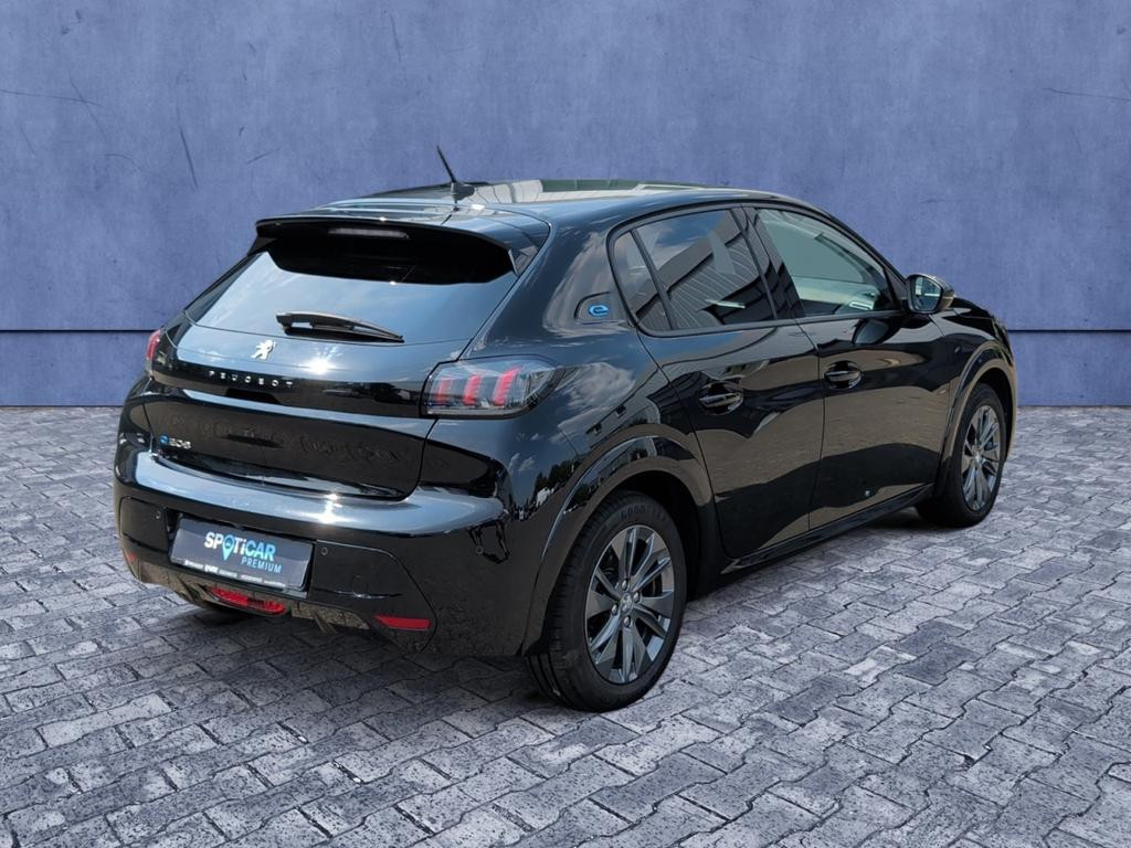 Peugeot e-208
