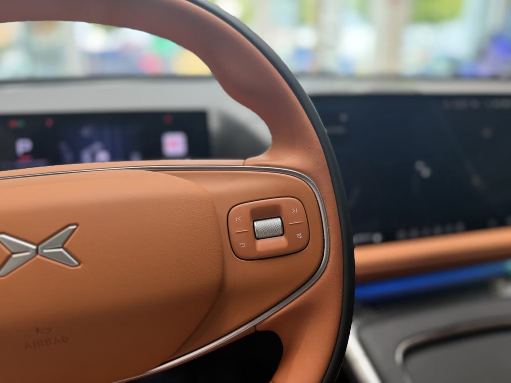 Xpeng G9