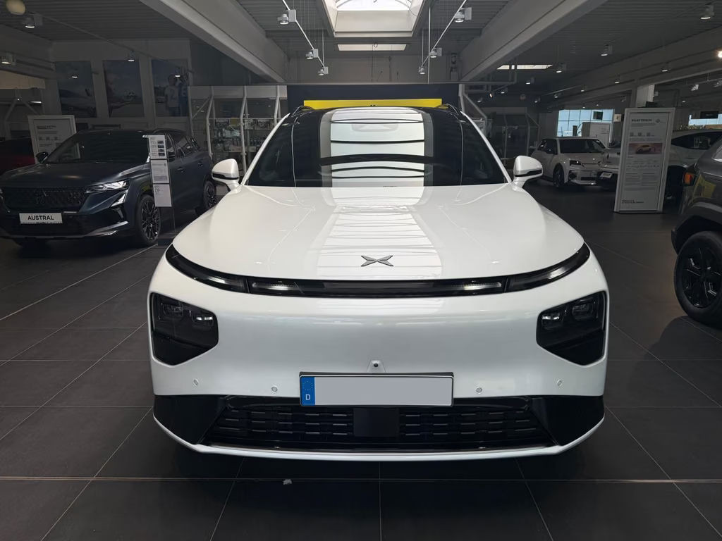 Xpeng G9
