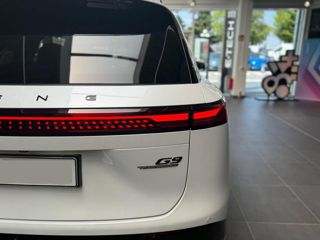 Xpeng G9