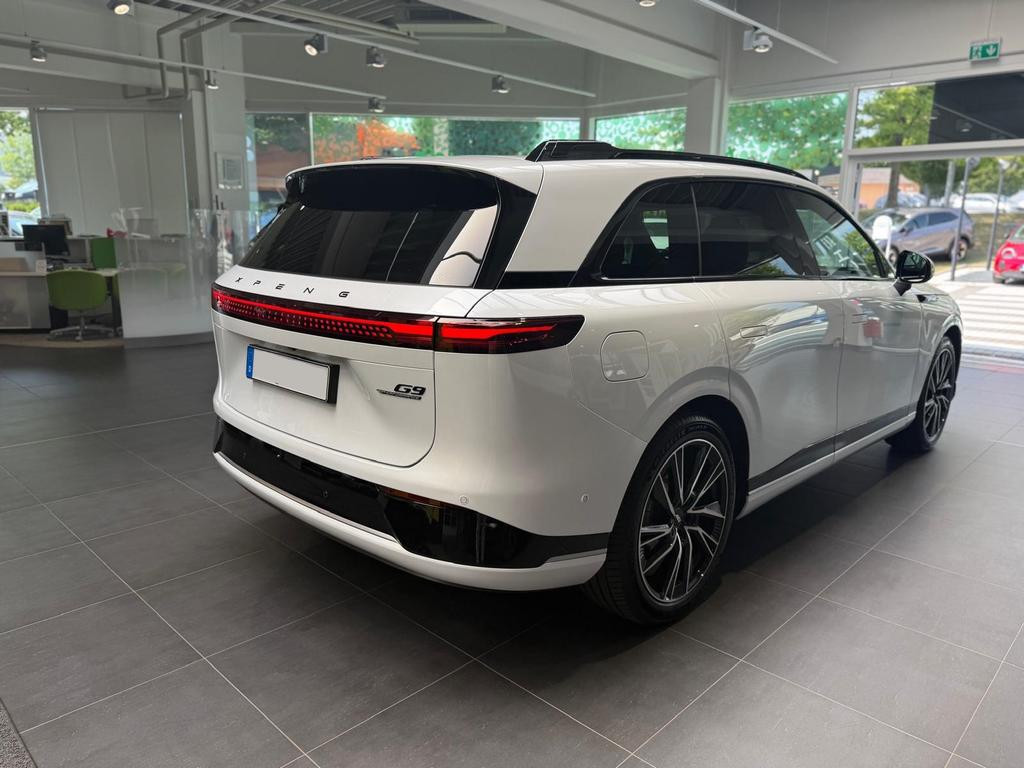 Xpeng G9