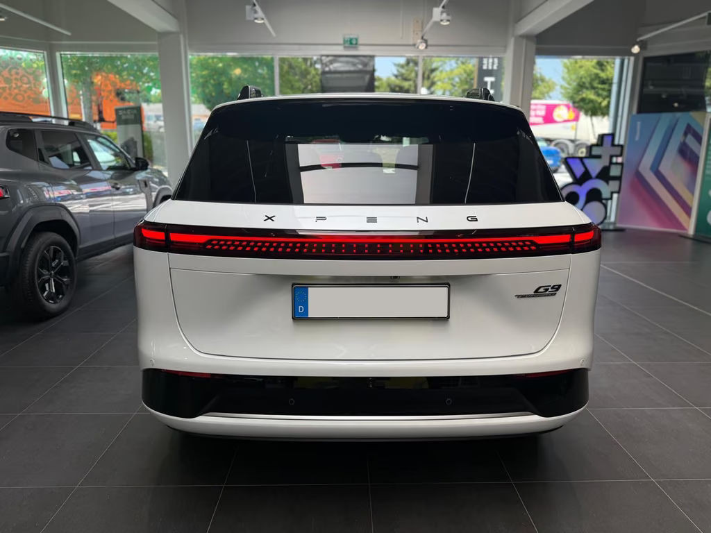 Xpeng G9