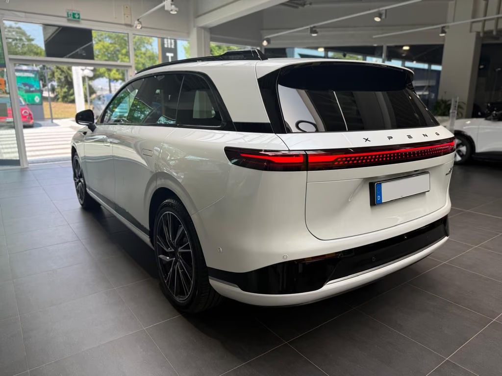 Xpeng G9
