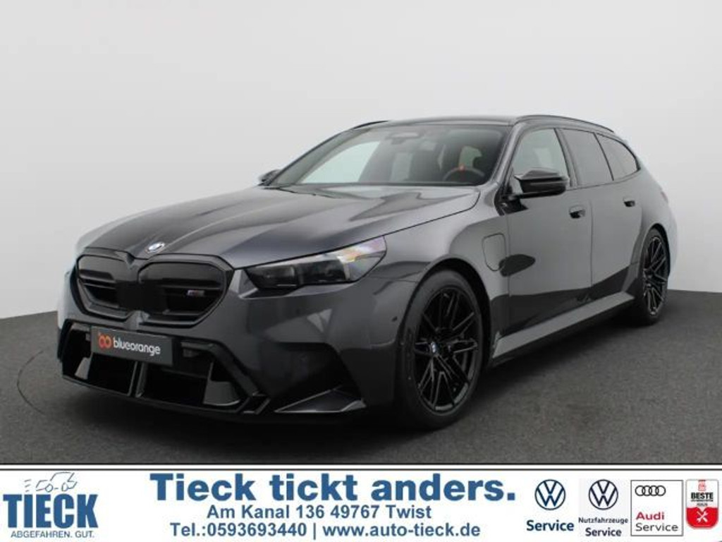 BMW M5 Touring Sportpaket HUD  AHK Pano Navi Leder