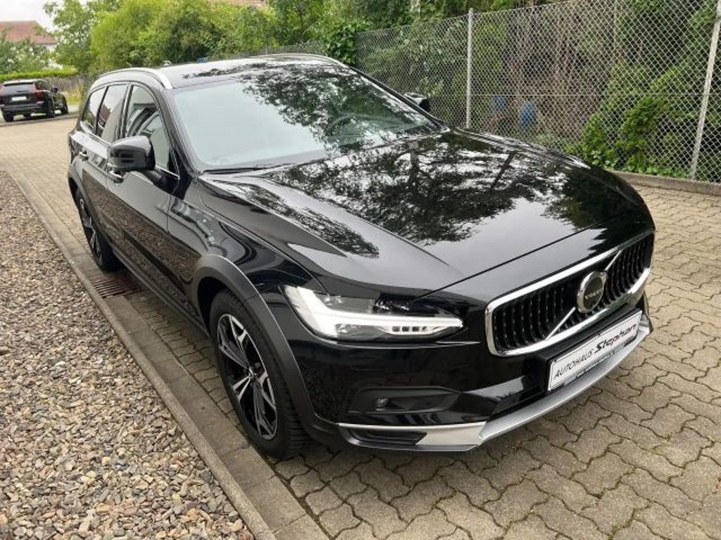 Volvo V90 Cross Country