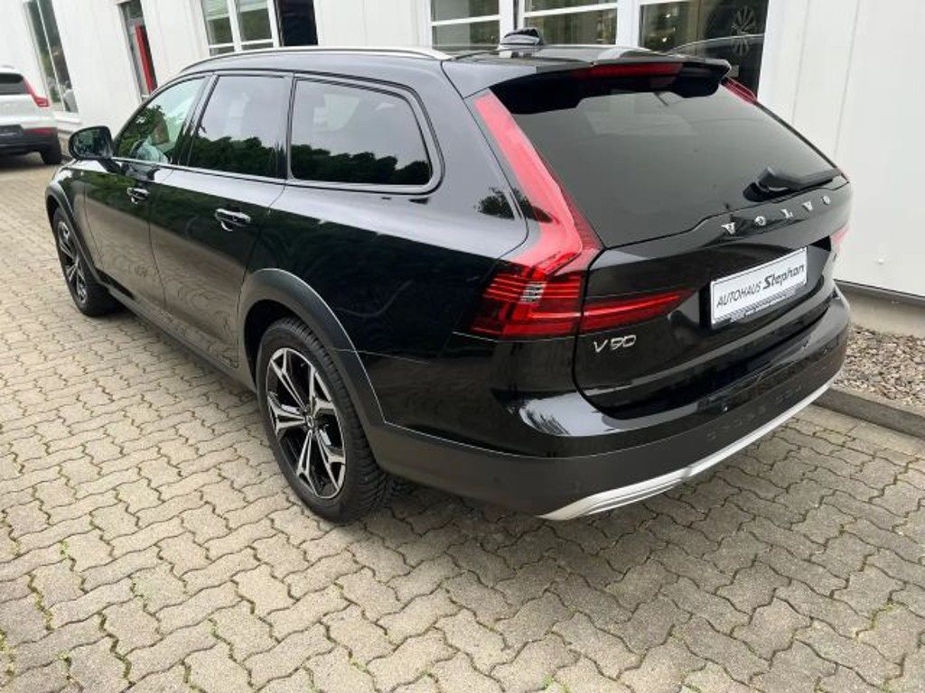 Volvo V90 Cross Country