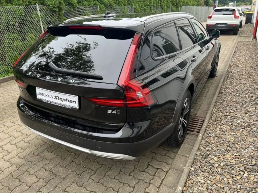 Volvo V90 Cross Country
