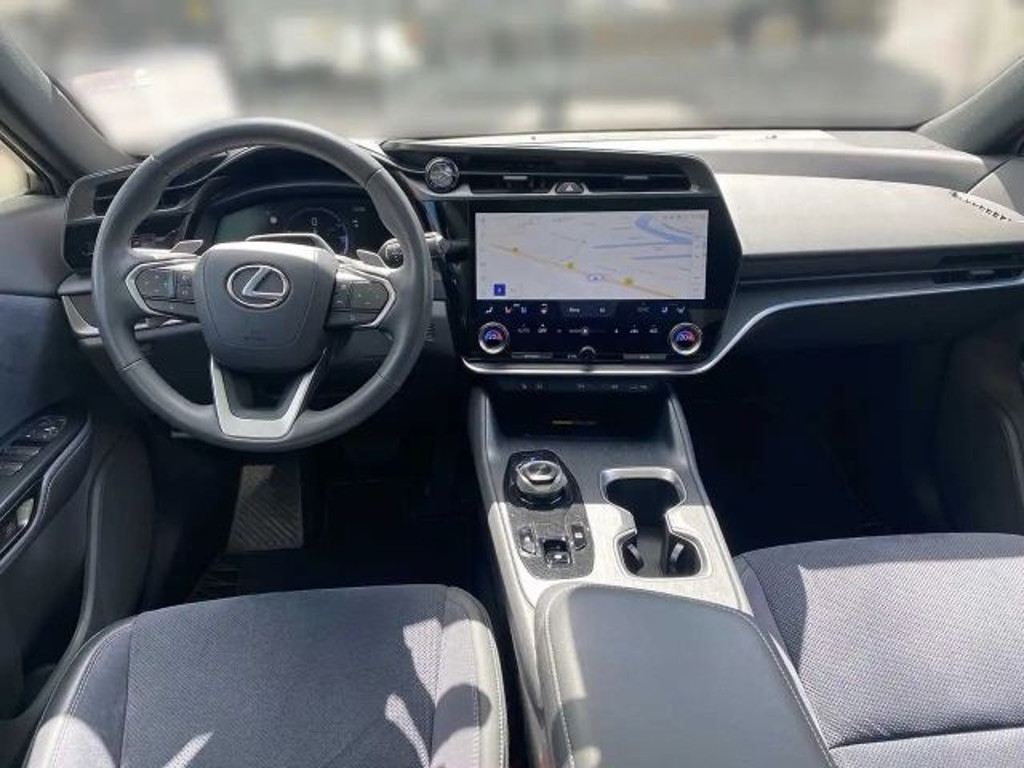 Lexus RZ