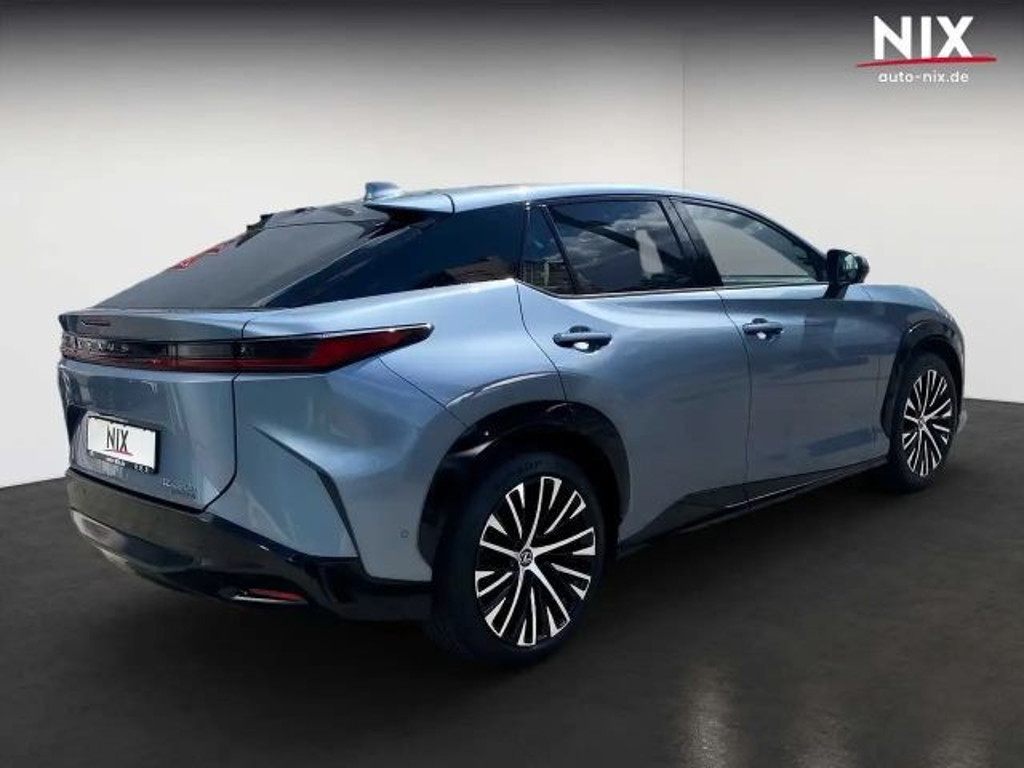Lexus RZ