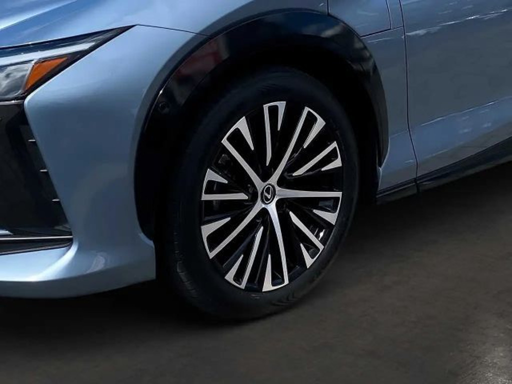 Lexus RZ