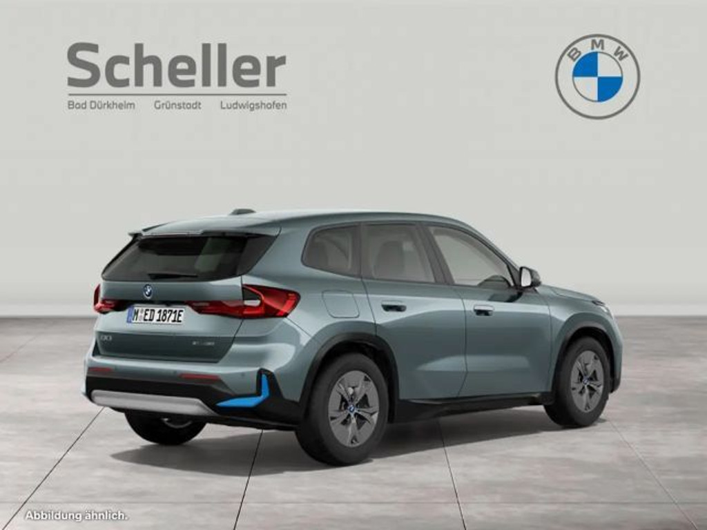 BMW iX1