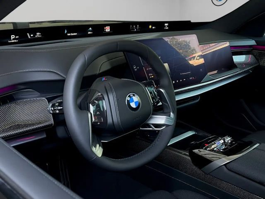 BMW i7