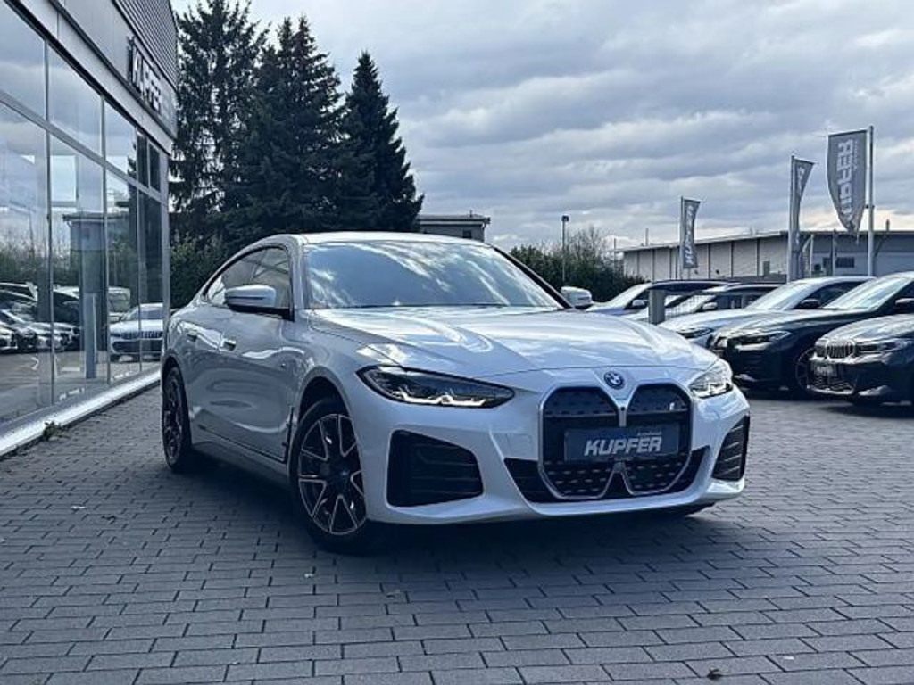 BMW i4