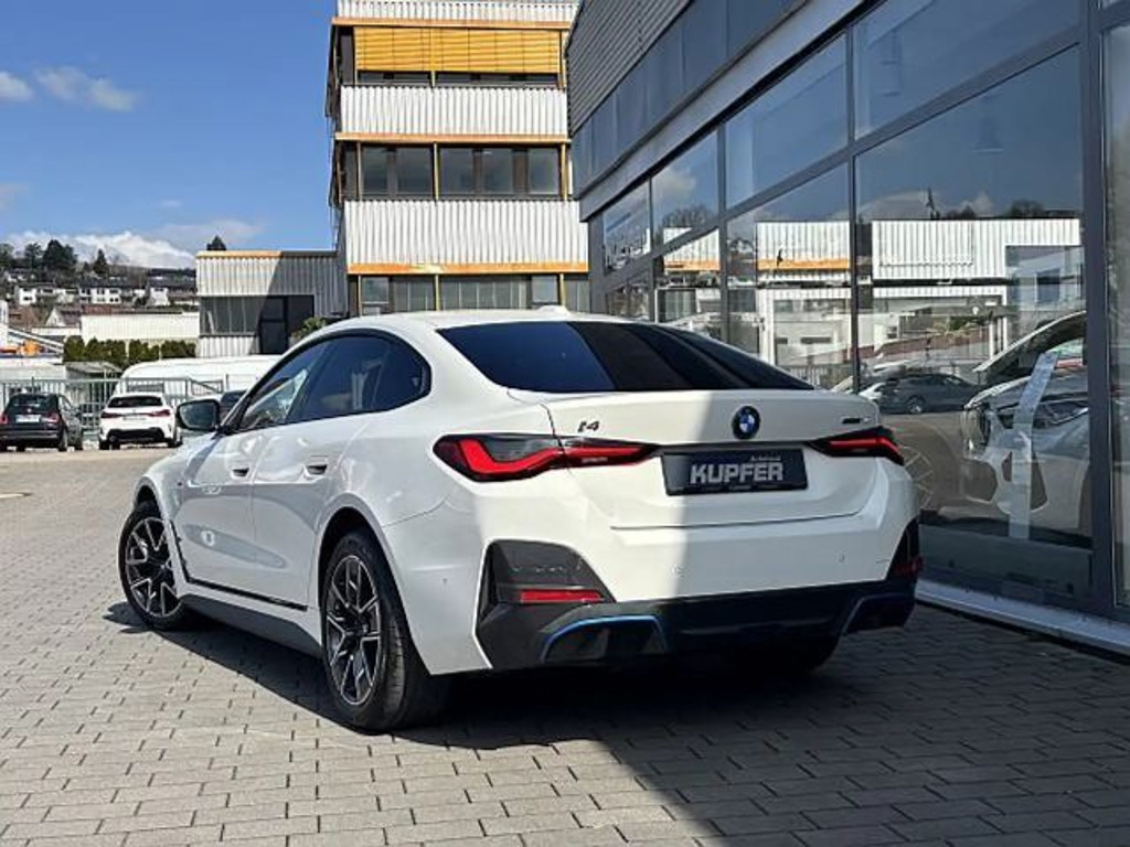 BMW i4